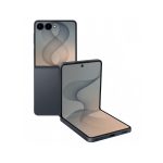Samsung Galaxy Flip8 in cream